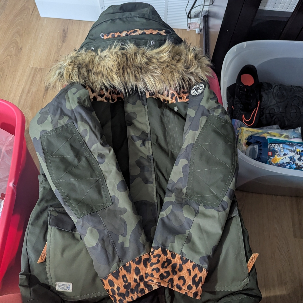 Camouflage Ski & Snow Jacket with Faux Fur Trim